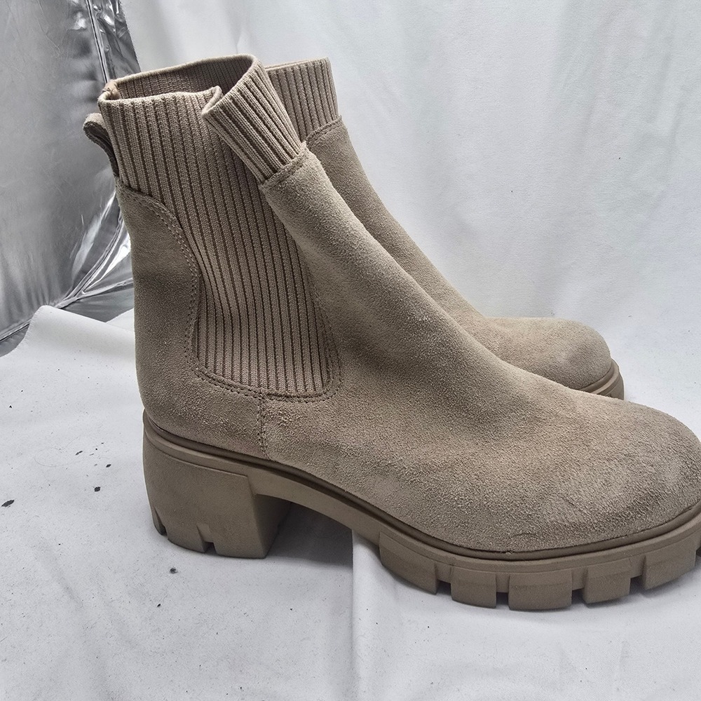 Steve Madden Hayle Chelsea Boots Women 9M Sand Suede Chunky Lug Sole Platform